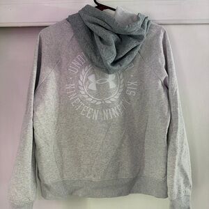 Under Armour Gray Hoodie Women’s Medium Logo Pullover Sweatshirt Athletic
